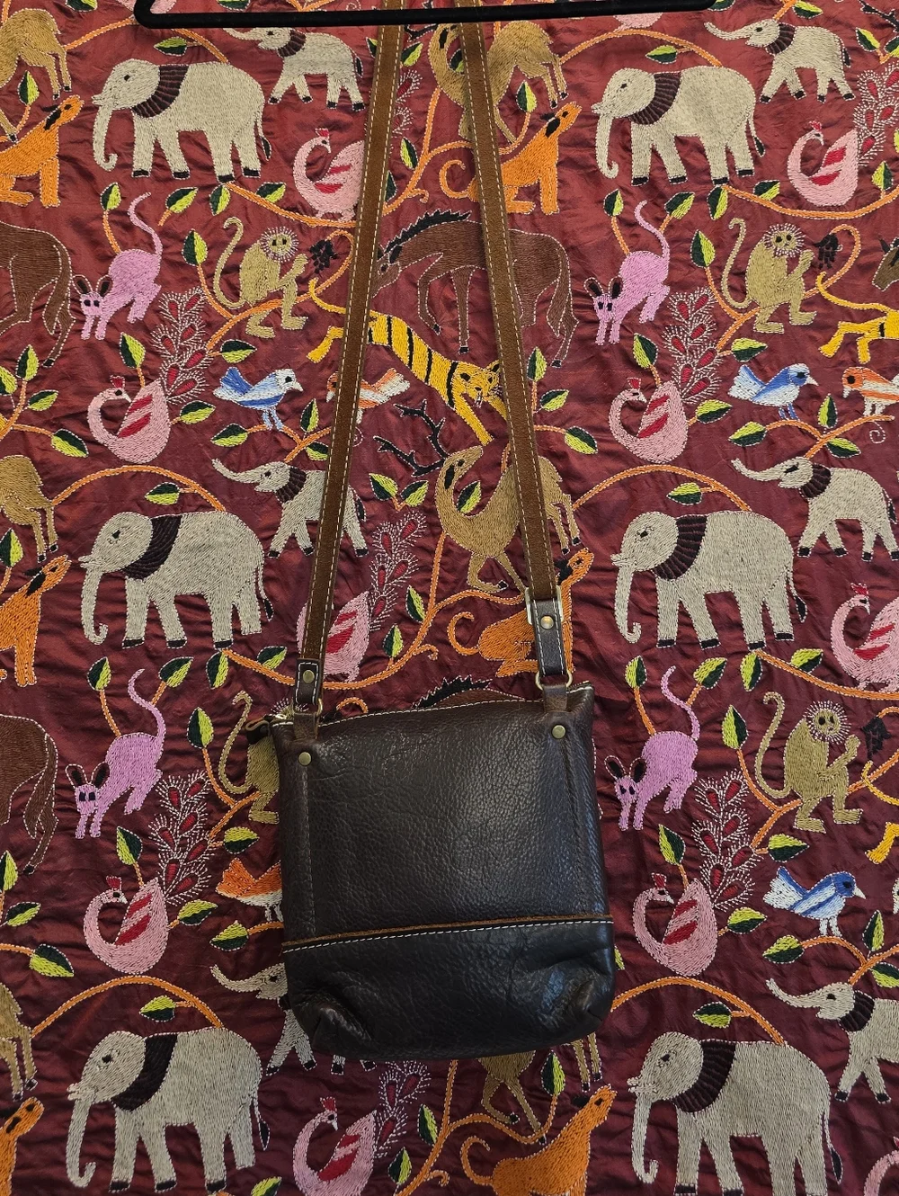 Portland Leather Crossbody Bag - Picture 4 of 12